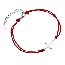 Srebrna pr.925 bransoletka z czerwonym sznurkiem - krzyż